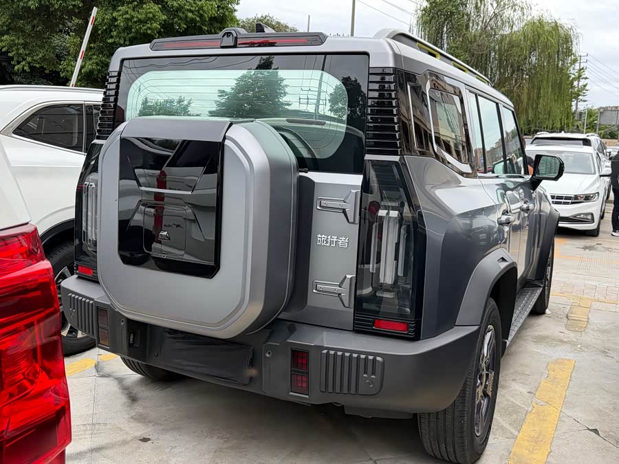 Jetour Traveller 2023 car image #17