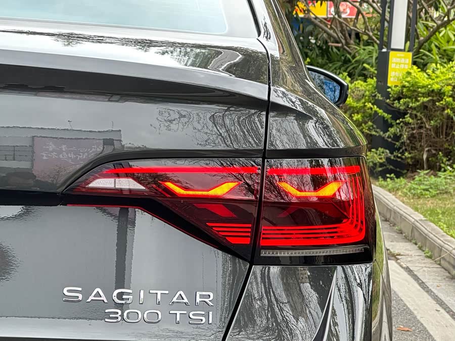 Volkswagen Sagitar 2023 car image #17