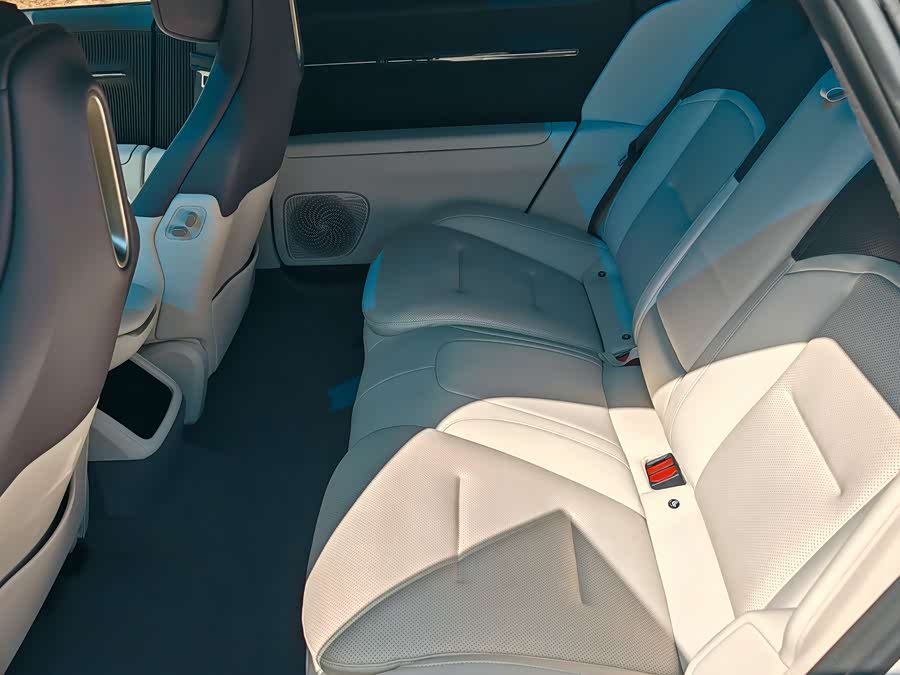 Avatr 12 2024 imagem de carro #17