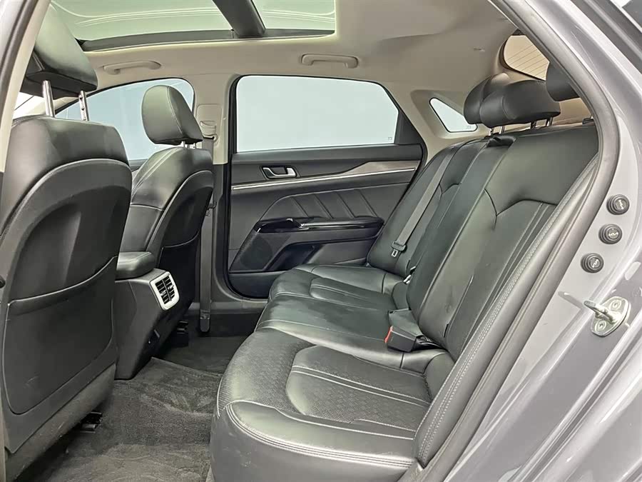 起亚 起亚K5 2023 汽车图片 #17