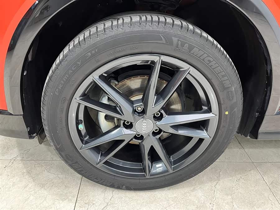 Audi Q2L 2021 car image #17