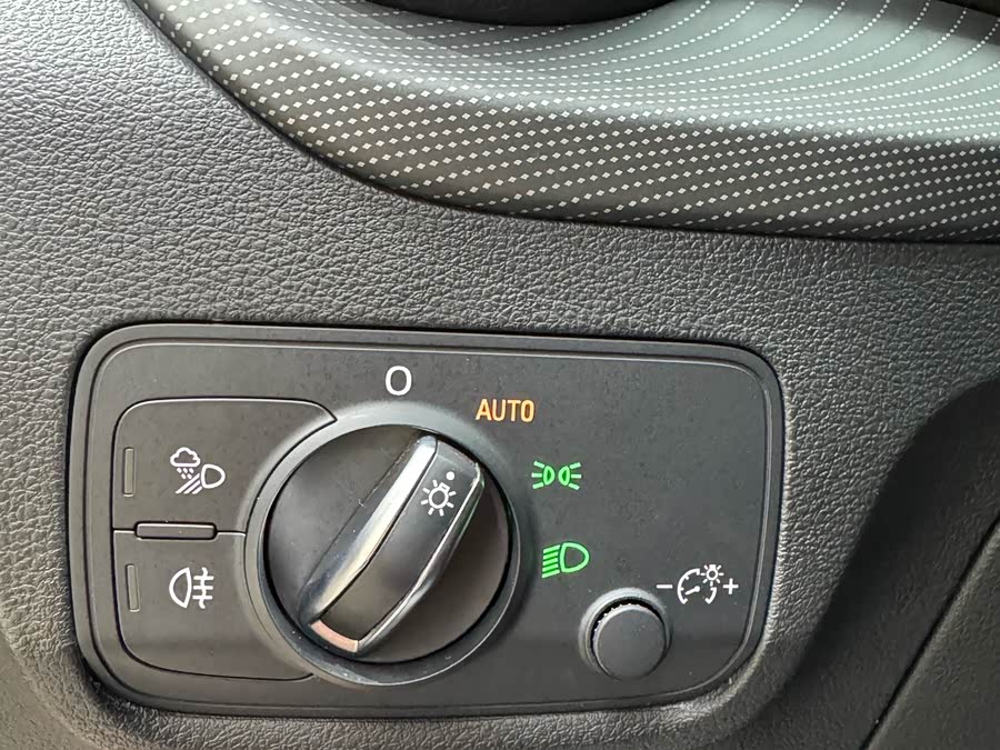 Audi Q2L 2020 صورة سيارة #17