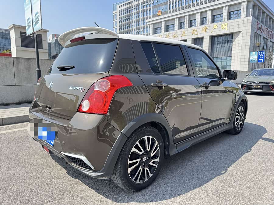 Suzuki Swift 2015 car image #17