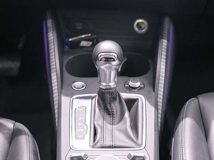 Audi Q2L 2021 immagine di auto #17