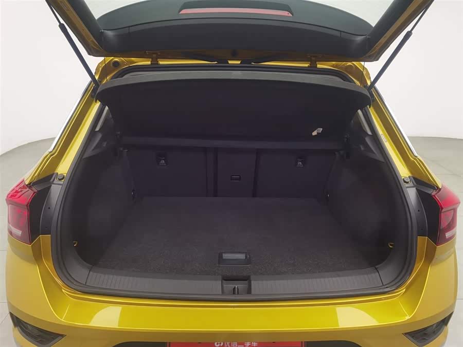 Volkswagen T-Roc 2019 car image #17