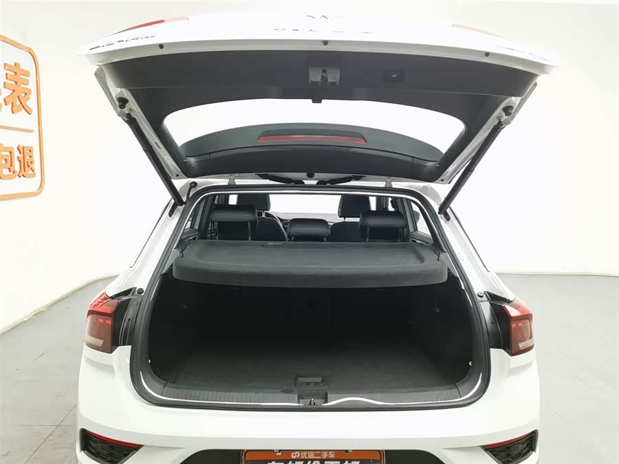 Volkswagen T-Roc 2020 car image #17