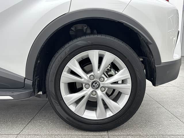 Toyota Izoa 2022 car image #17