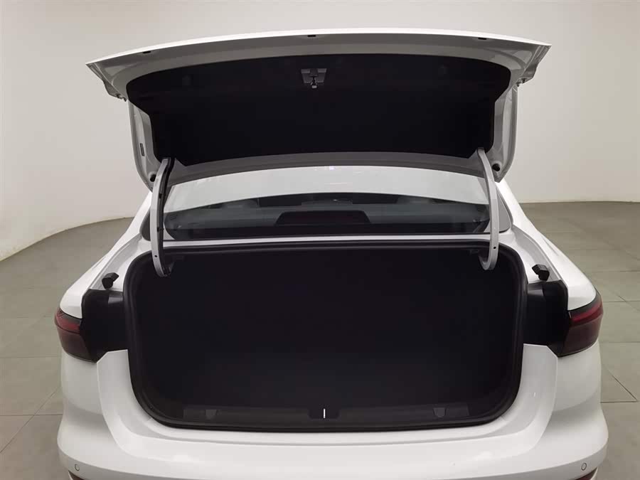 GEELY Emgrand 2025 car image #17