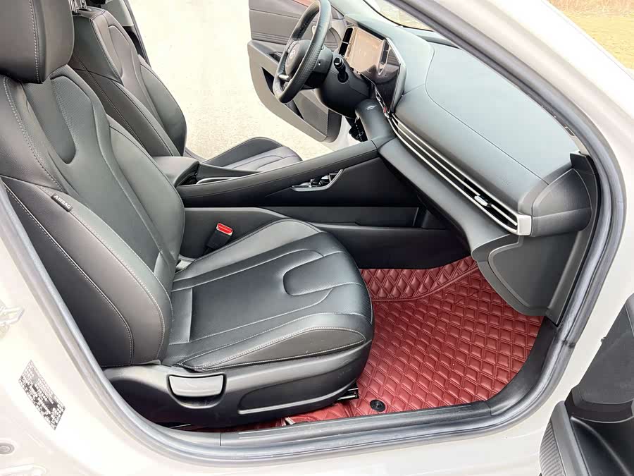 Hyundai Elantra 2021 immagine di auto #17