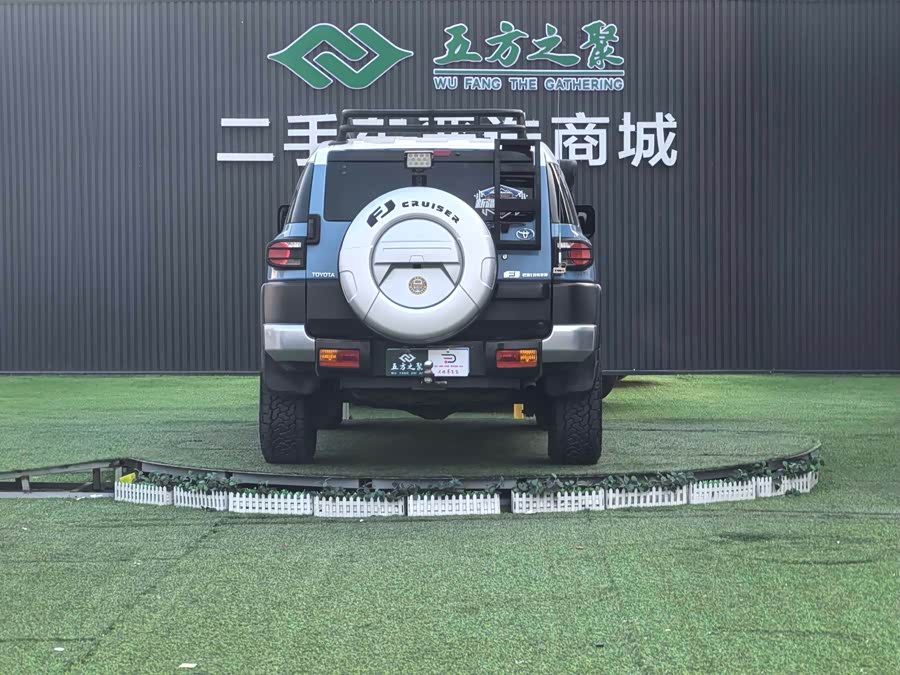 Toyota FJ Cruiser 2015 car image #17