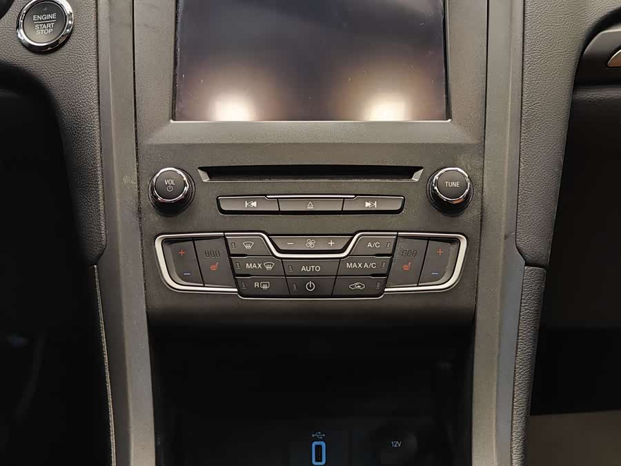 Ford Mondeo 2018 imagem de carro #17