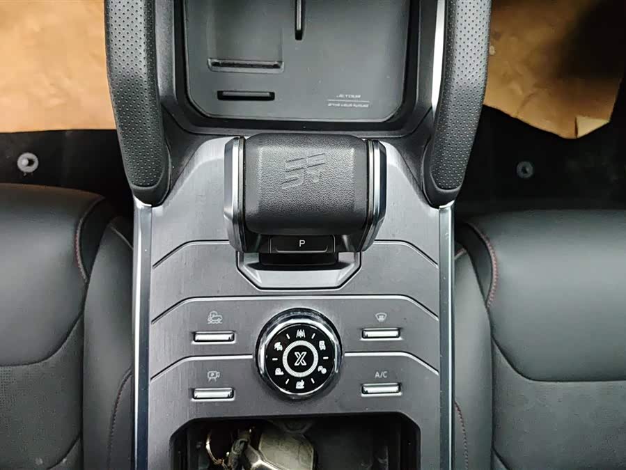 Jetour Traveller 2023 car image #17