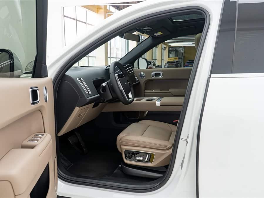 Li L7 2025 immagine di auto #17