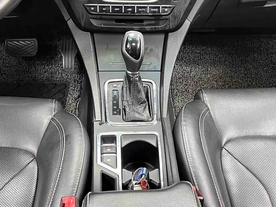 GEELY Emgrand 2016 #17 GEELY Emgrand 2016 car image #17