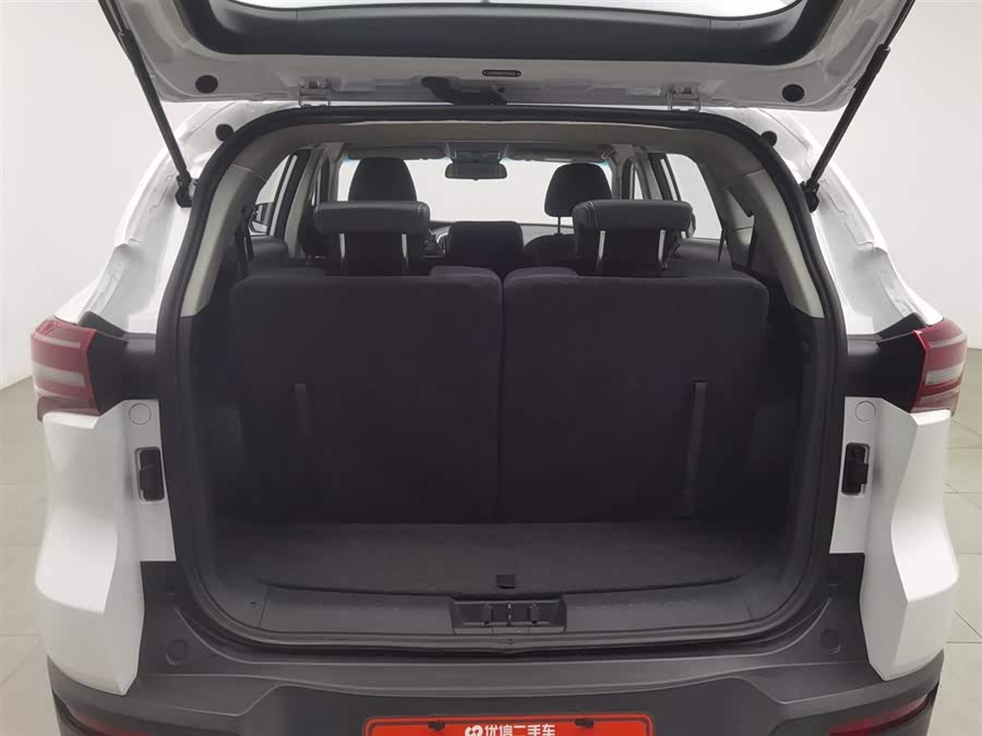 X70M 2022 car image #17