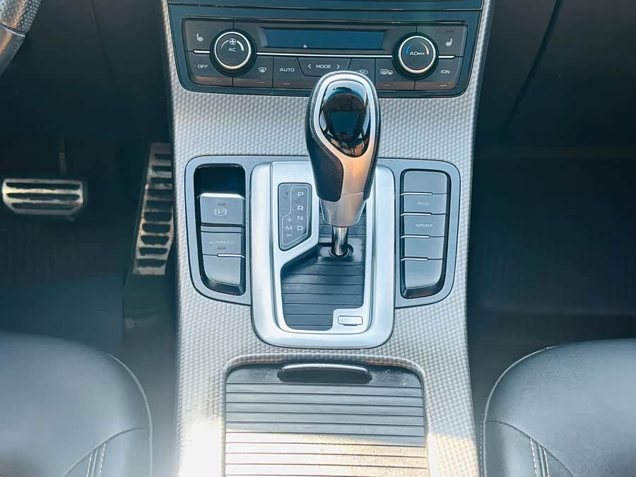 GEELY Emgrand GS 2017 car image #17