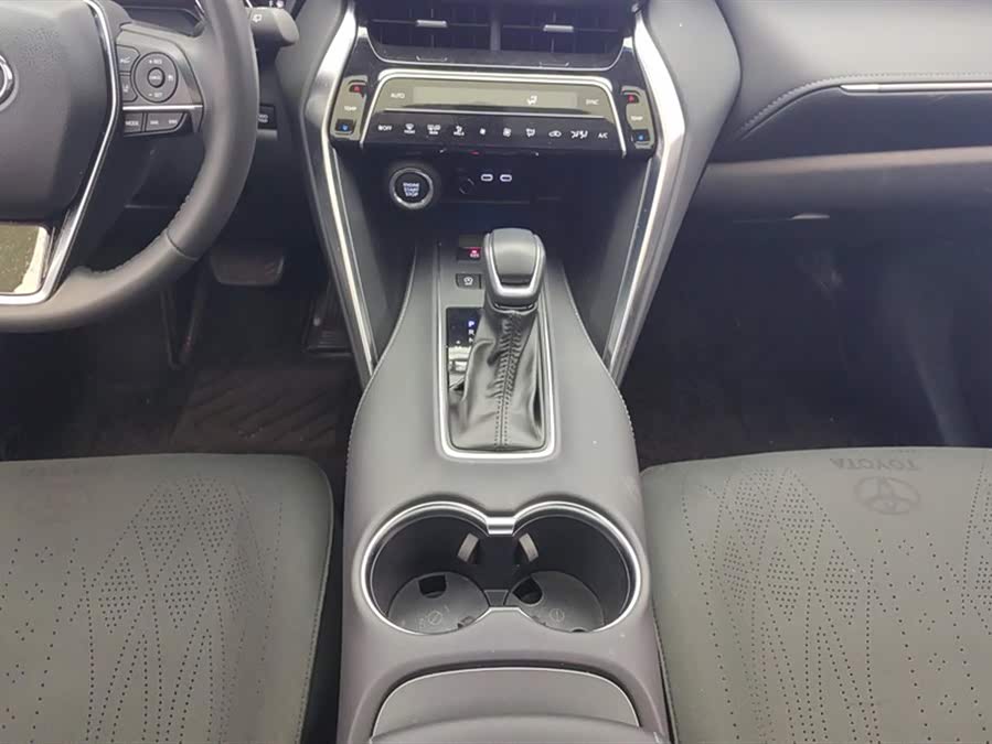 Toyota Venza 2024 car image #17