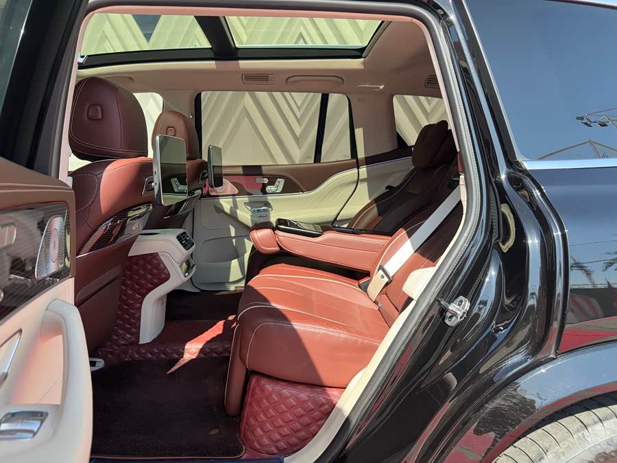 Mercedes-Benz Maybach GLS 2022 car image #17