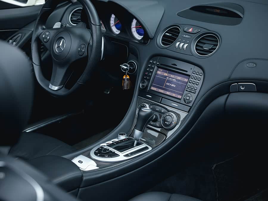 Mercedes-Benz SL AMG 2009 car image #17