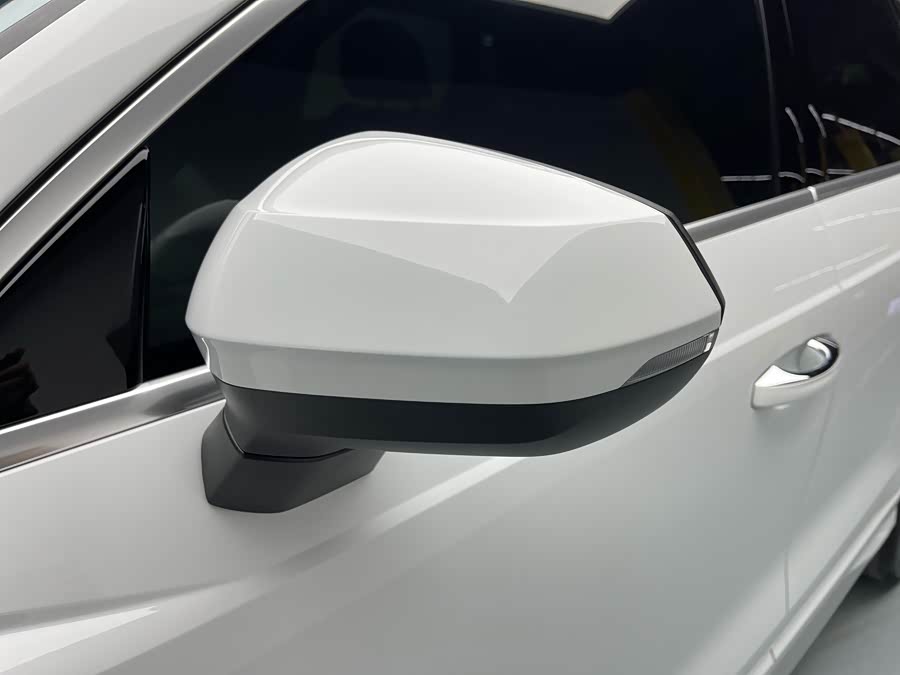 Audi Q3 2023 car image #17