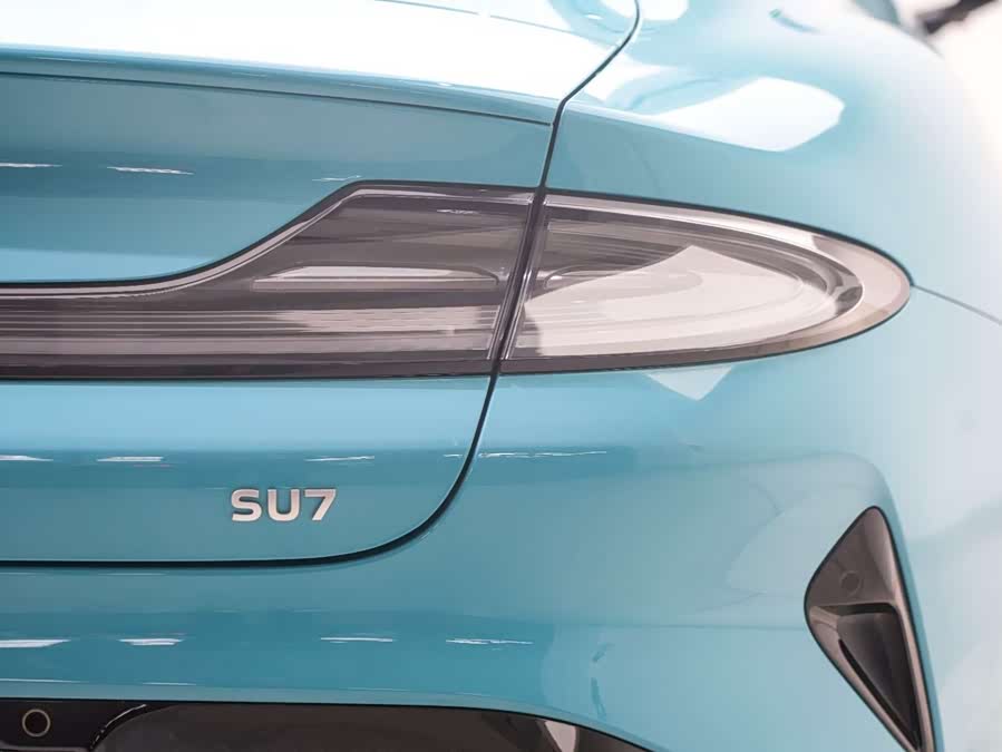 MI SU7 2024 car image #17