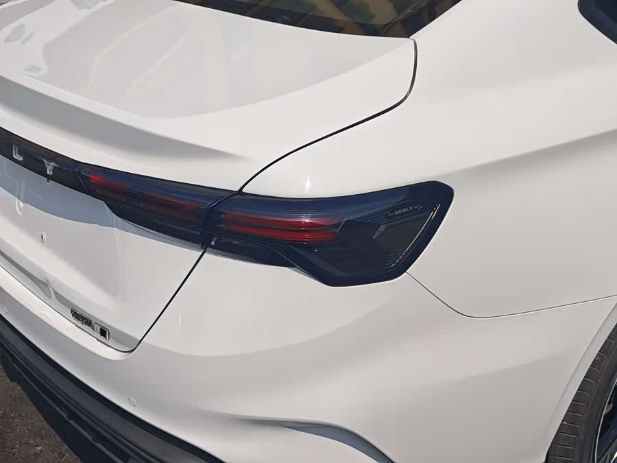 GEELY Binray 2022 immagine di auto #17