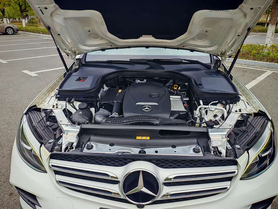 Mercedes-Benz GLC Class 2018 صورة سيارة #17