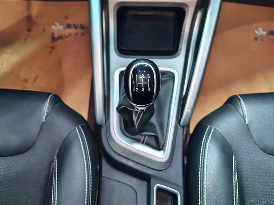 GEELY 2019 car image #17