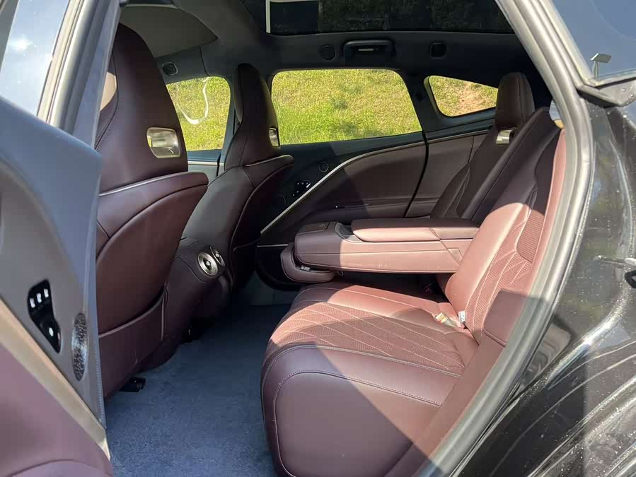 Avatr 11 2025 image de voiture #17