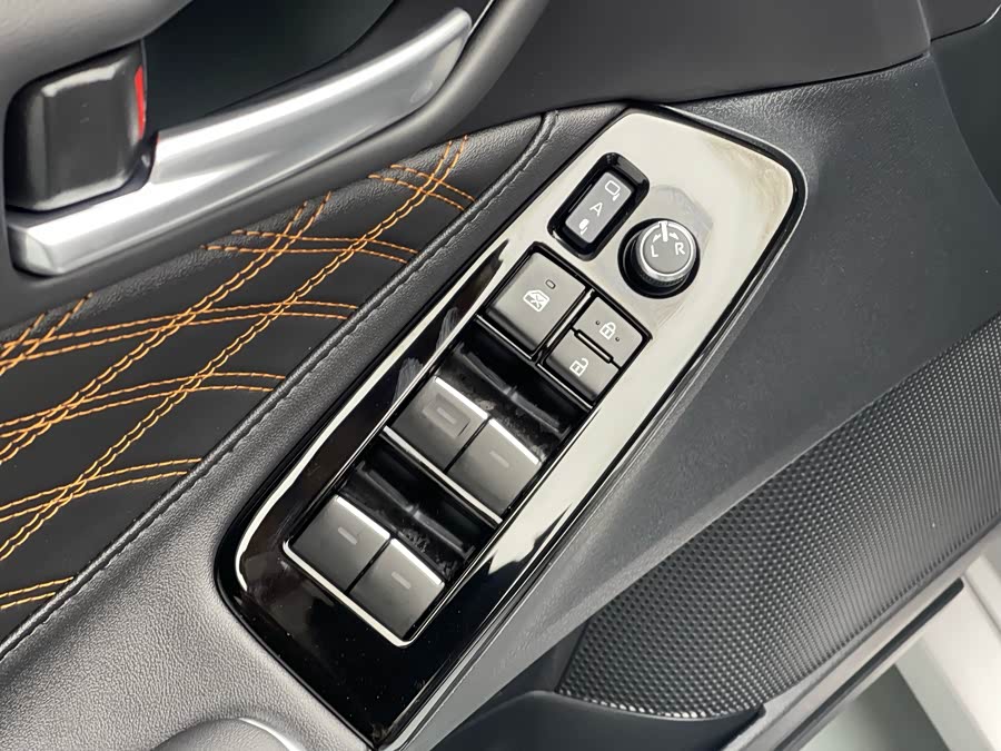 Toyota Avalon 2025 car image #17