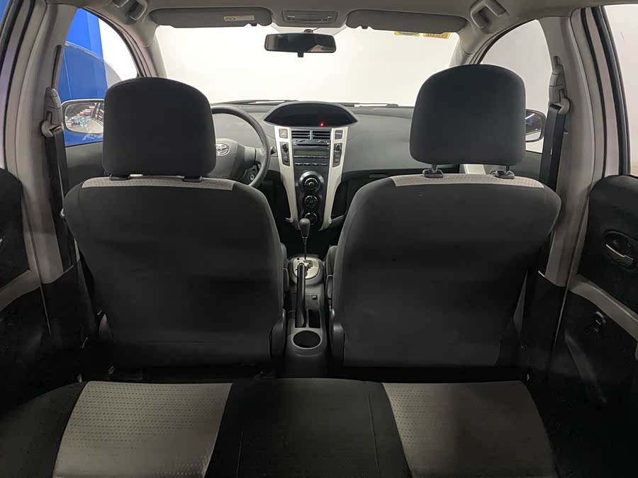 Yaris 2012 immagine di auto #17