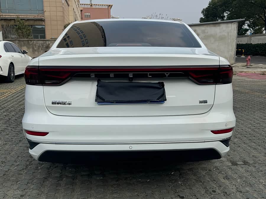 GEELY Emgrand 2022 car image #17
