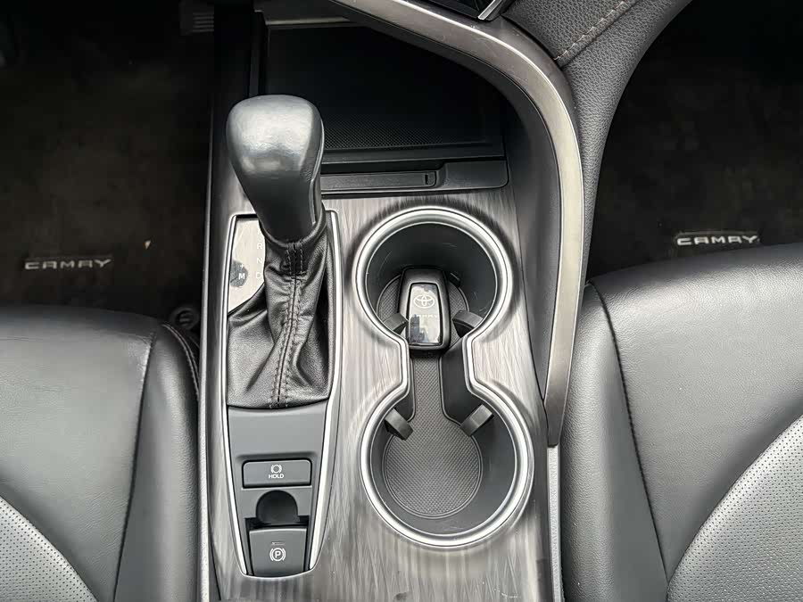 Toyota Camry 2022 car image #17