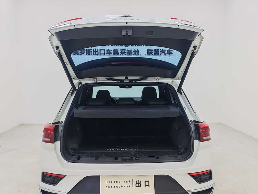 Volkswagen T-Roc 2021 car image #17