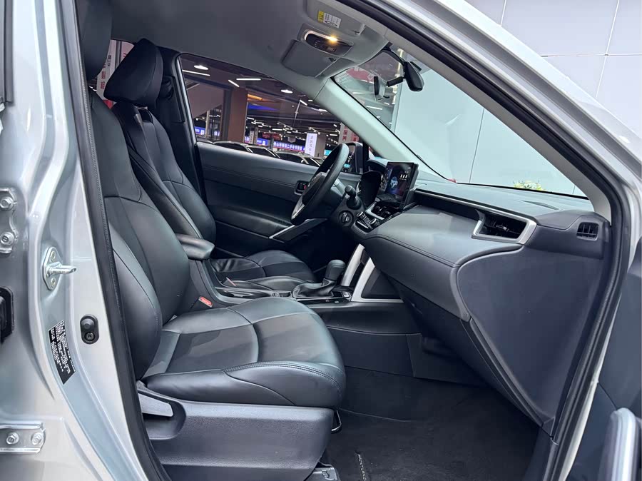 Toyota Frontlander 2024 car image #17