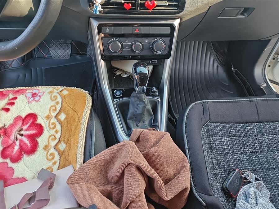 Volkswagen T-Cross 2021 car image #17