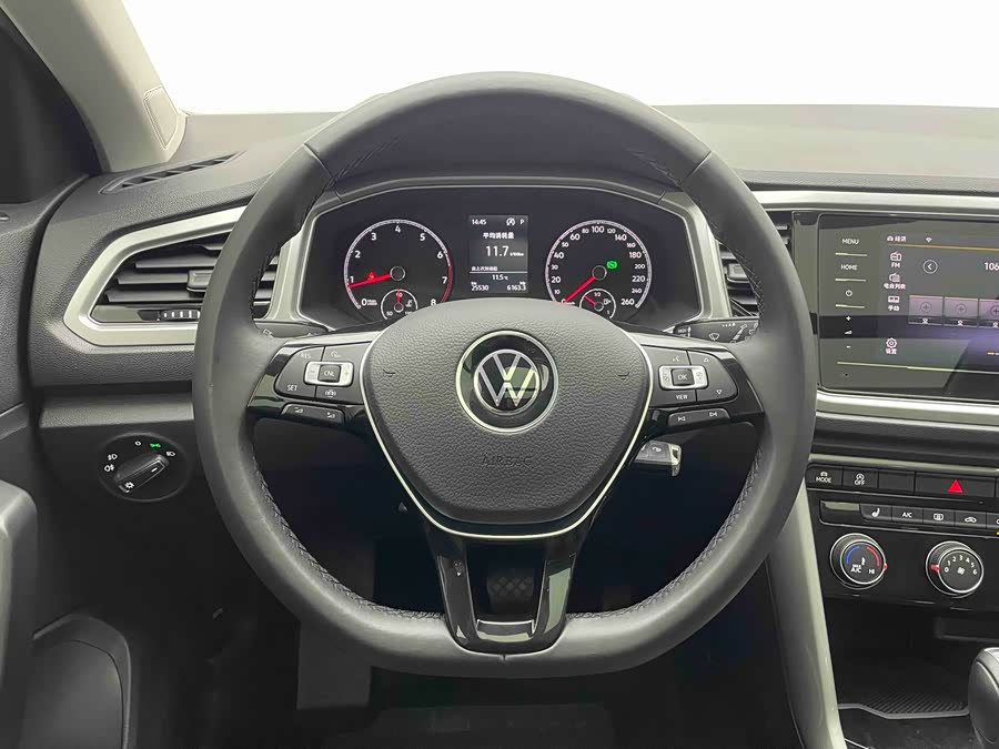 Volkswagen T-Roc 2021 car image #17