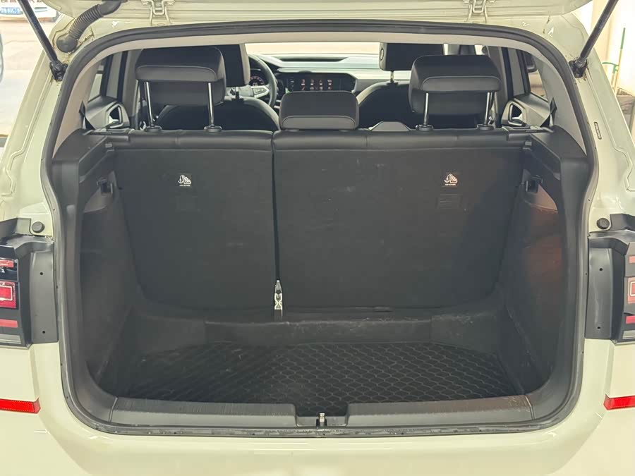 Volkswagen Tacqua 2020 car image #17