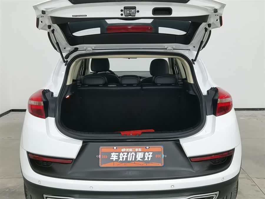 GEELY Emgrand GS 2018 car image #17