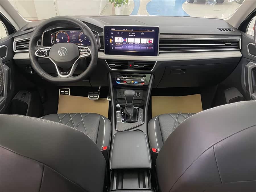 Volkswagen Tiguan L 2022 car image #17