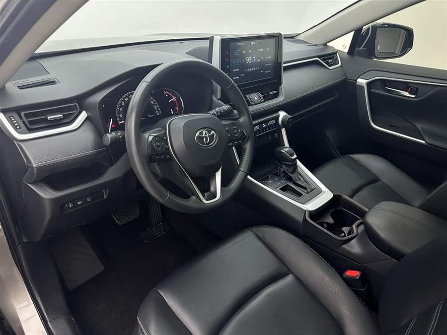 Toyota RAV4 2020 car image #17