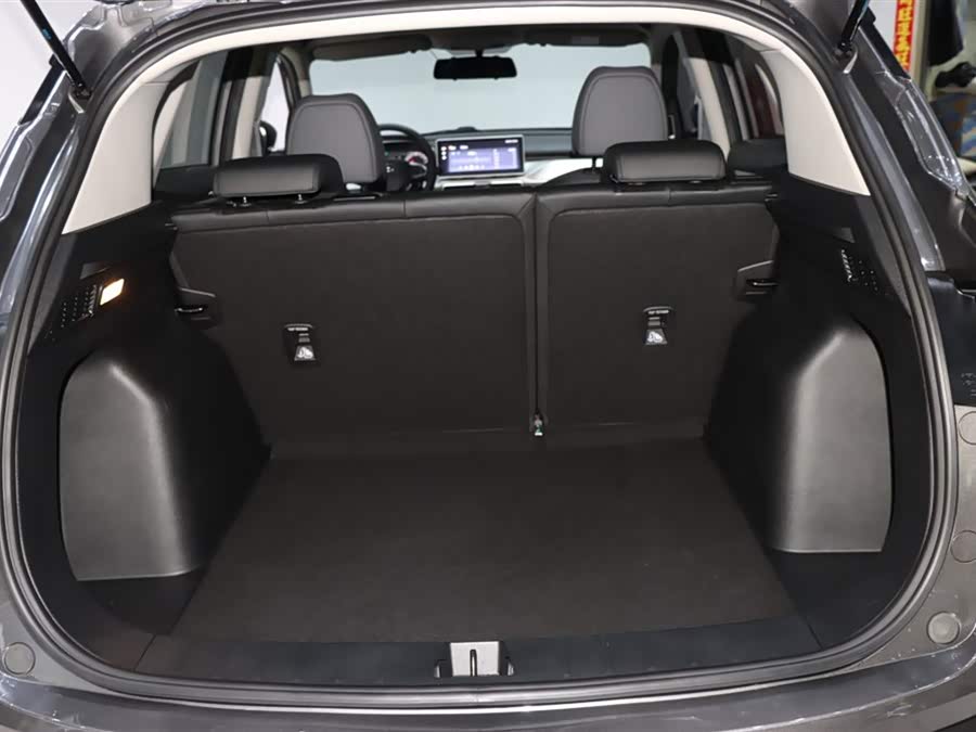 GEELY Coolray 2024 car image #17
