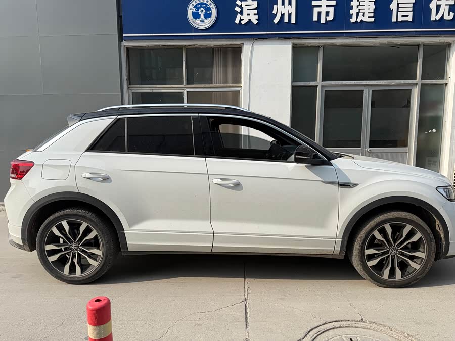 Volkswagen T-Roc 2022 car image #17
