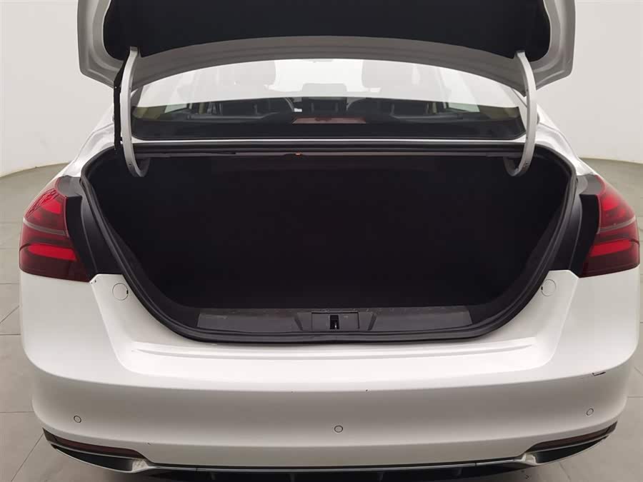 GEELY Emgrand 2018 car image #17