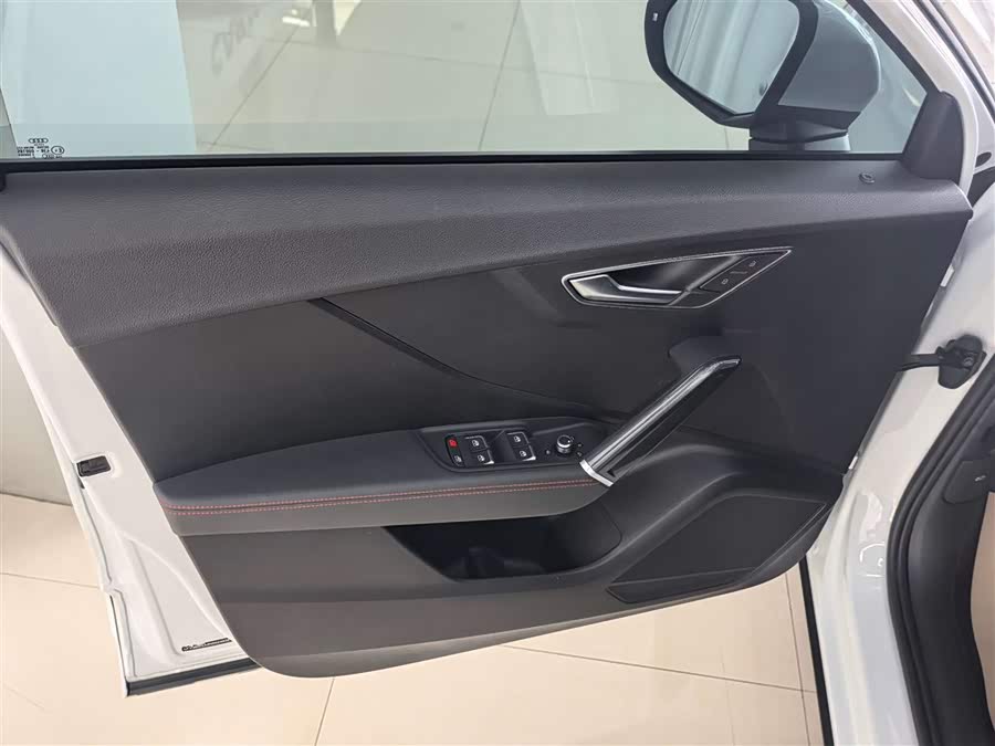 Audi Q2L 2023 imagem de carro #17