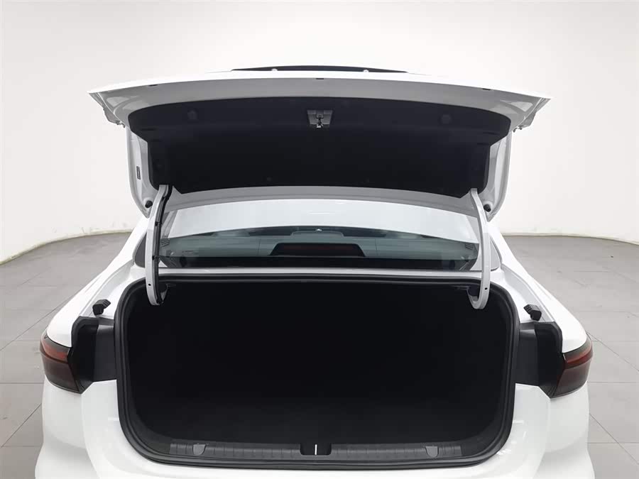 GEELY Emgrand 2024 car image #17