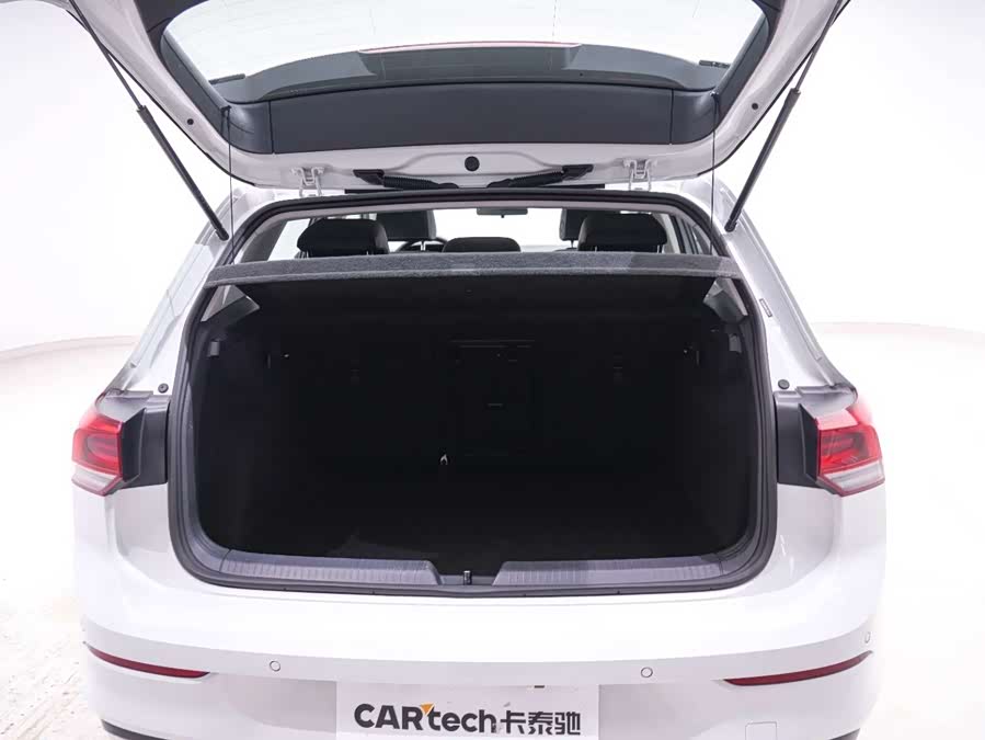 Volkswagen Golf 2022 car image #17