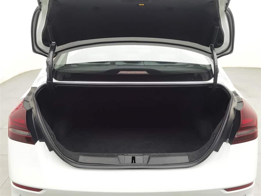 GEELY Emgrand 2020 car image #17