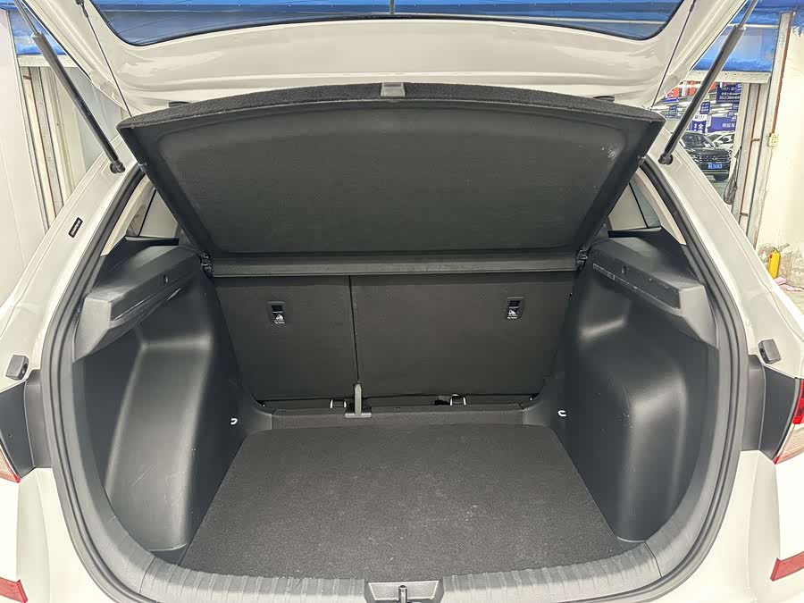 Skoda Kamiq 2023 immagine di auto #17