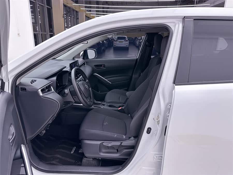 Toyota Corolla Cross 2025 immagine di auto #17